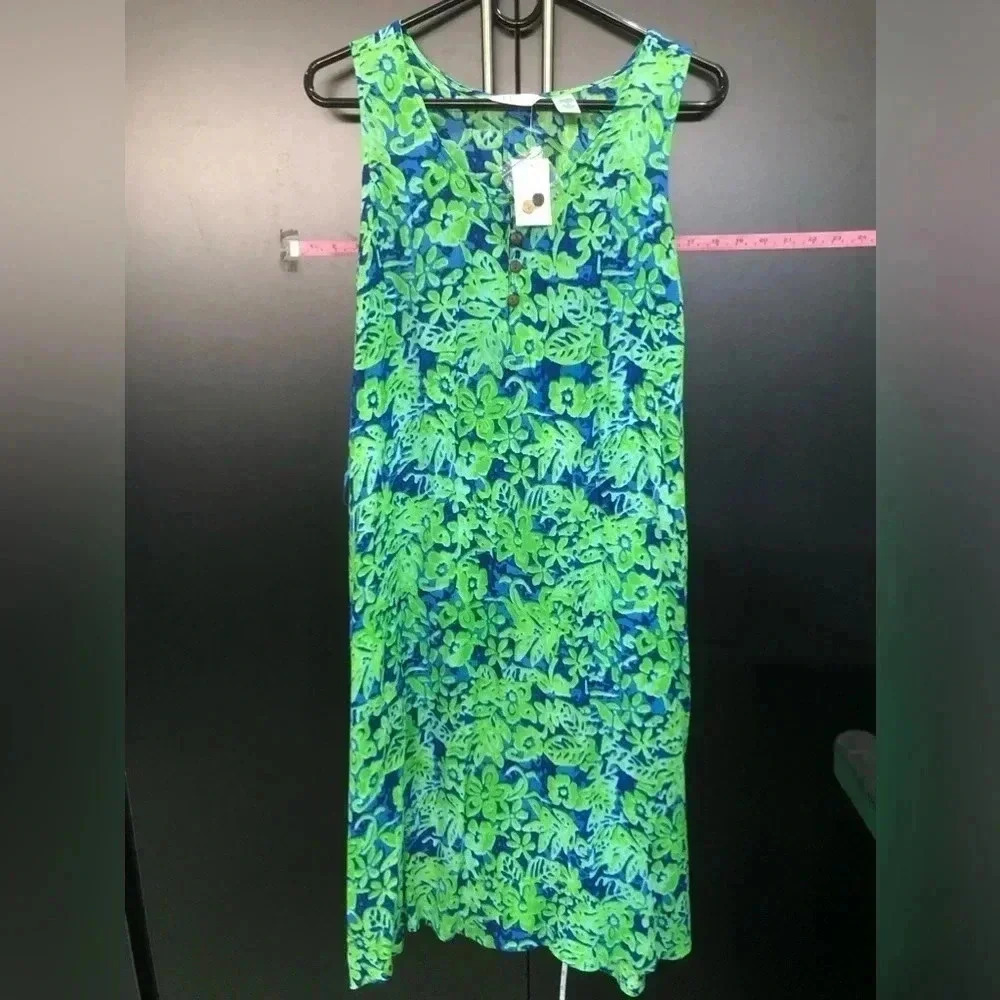 Kaktus Sleeveless,button detail neckline,hip pockets,loose fit,airy,Leaf Pattern